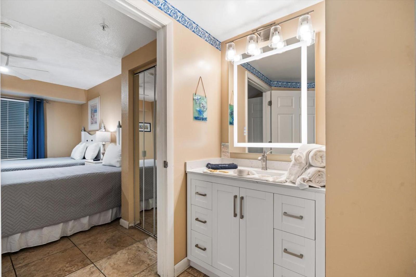 Holiday home 5th Floor Ocean Front Beauty, Private Balcony