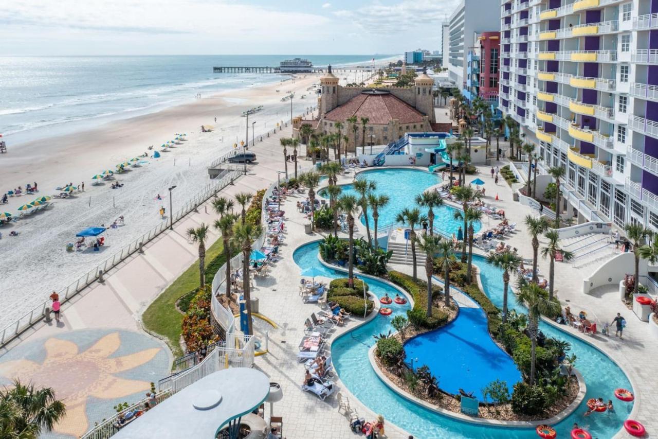 5th Floor Ocean Front Beauty, Private Balcony Daytona Beach