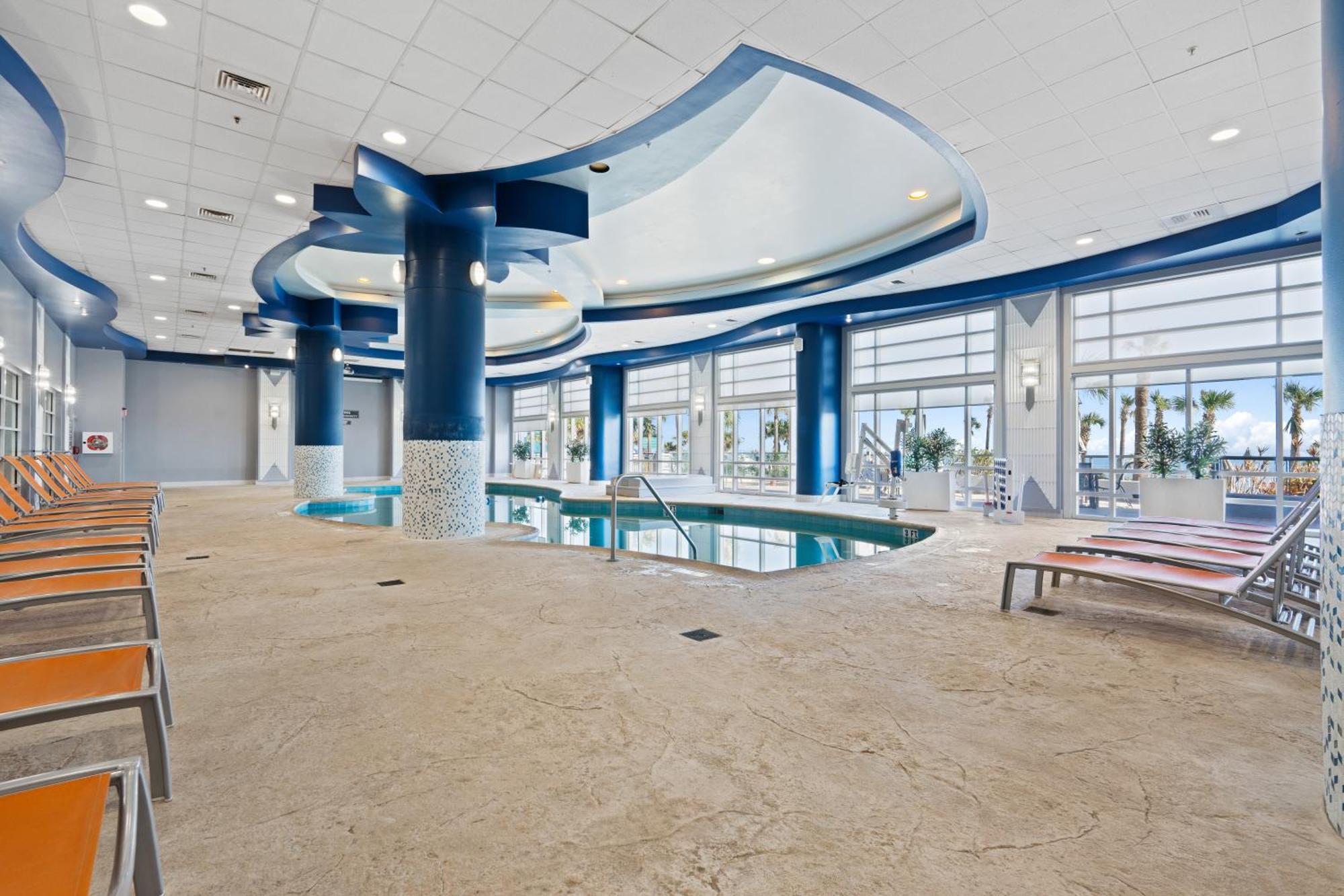 5th Floor Ocean Front Beauty, Private Balcony Daytona Beach